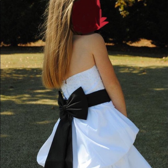 💐Flower Girl Dress with Sash 💐 - Picture 3 of 8